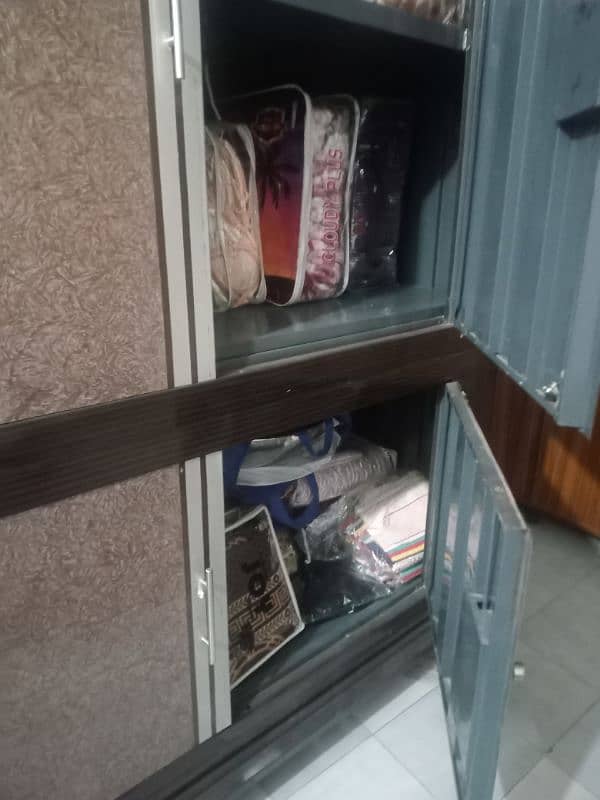 steel paiti safe wardrobe almari almirah like new 2