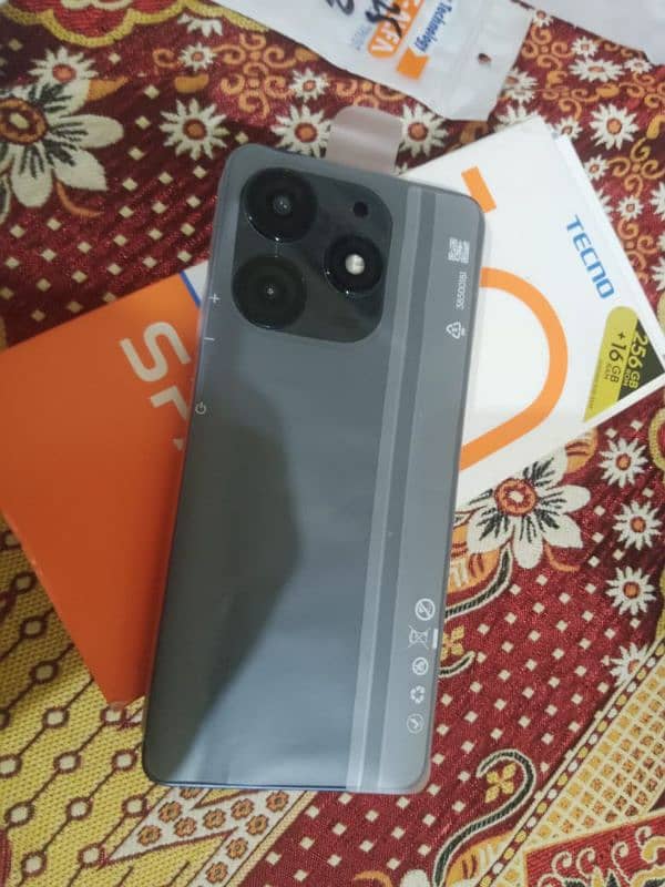 Tecno spark 10 pro 6