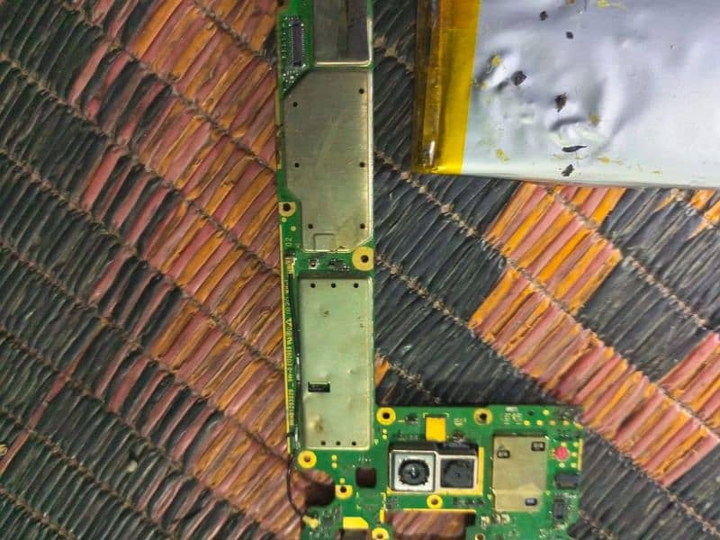 motorola Moto g6  PTA APPROVED mother board/1 dm ok ha koi fault nahi, 6