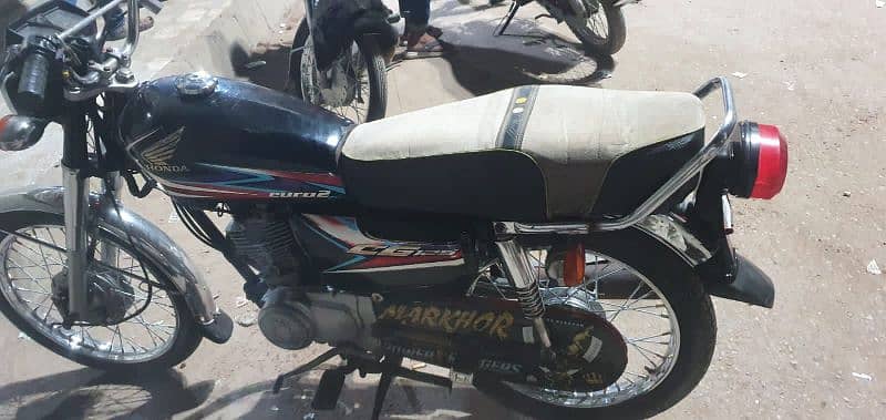 Honda 125 larkana urgent sale 0/3/1/5/2/3/9/6/6/5/8 0