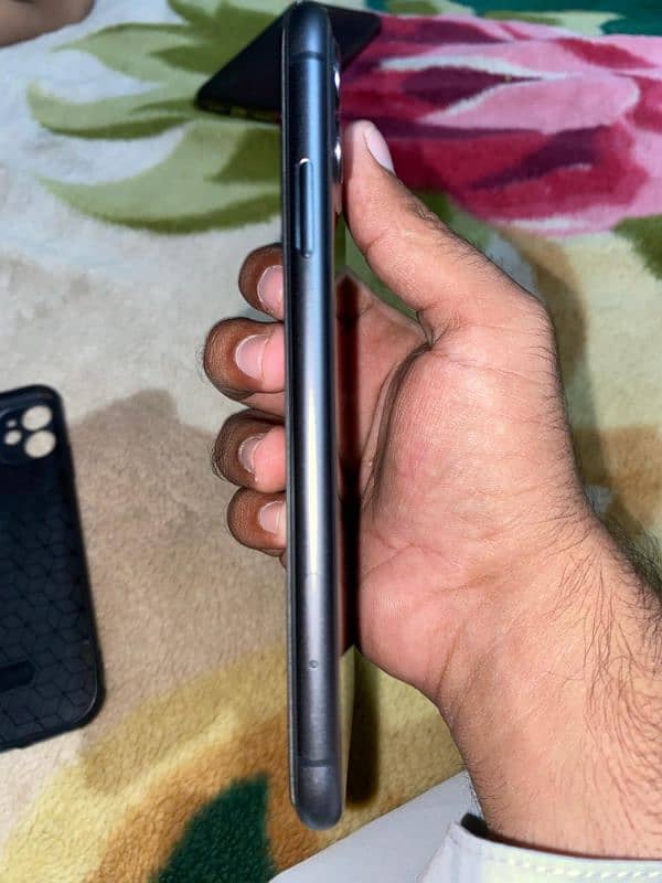 iPhone 11 for Sale - 256GB Factory Unlock with Box 1