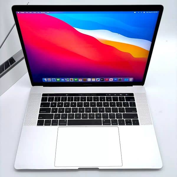 Apple MacBook pro i9 2019 Laptop Like New Condition 32Gb Ram 1