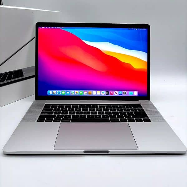 Apple MacBook pro i9 2019 Laptop Like New Condition 32Gb Ram 2