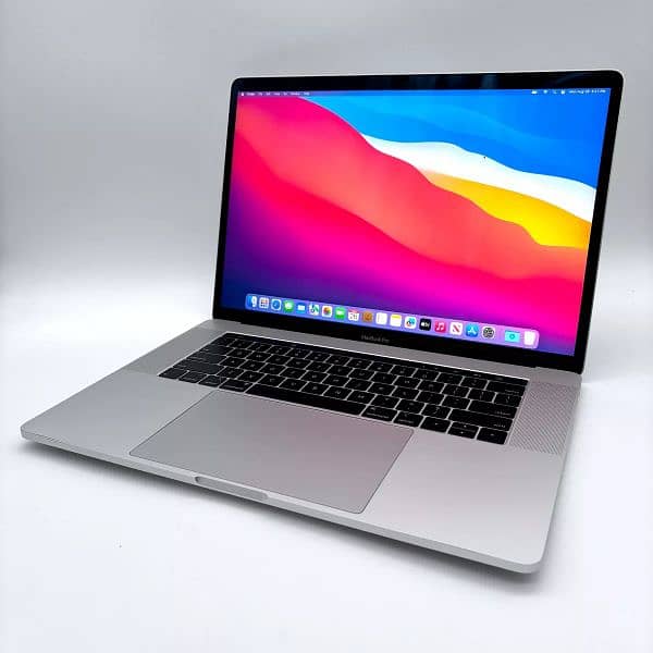 Apple MacBook pro i9 2019 Laptop Like New Condition 32Gb Ram 4