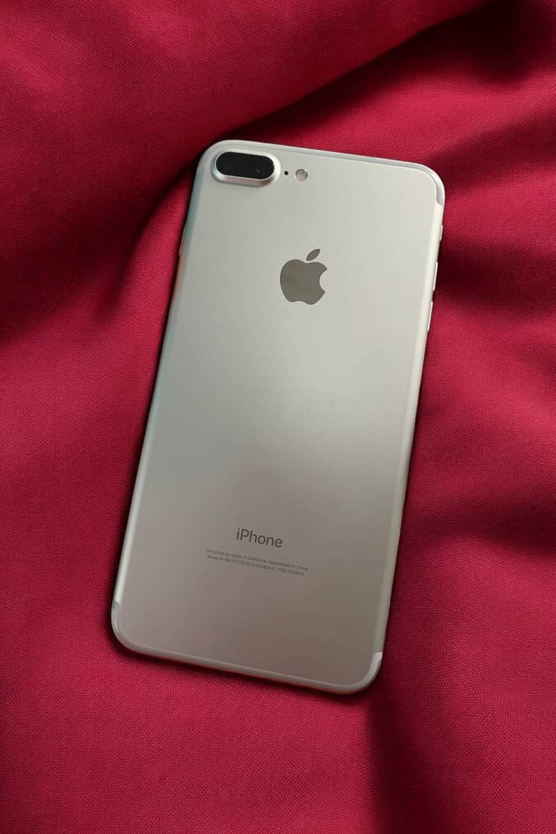 Apple iPhone 7 Plus 0