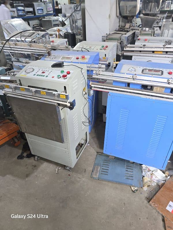 vacuum packing machine 10