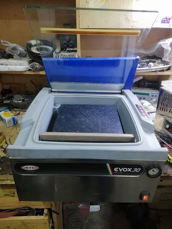 vacuum packing machine 17