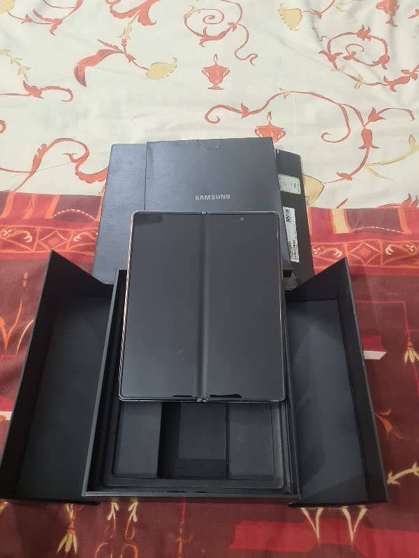 Samsung galaxy Fold 2 PTA Approved official with box 5