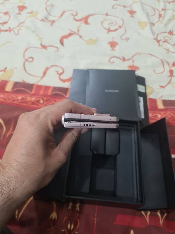 Samsung galaxy Fold 2 PTA Approved official with box 10