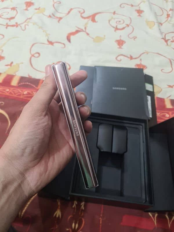 Samsung galaxy Fold 2 PTA Approved official with box 11