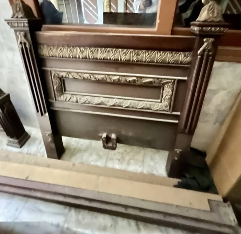 Victorian single bed. 0