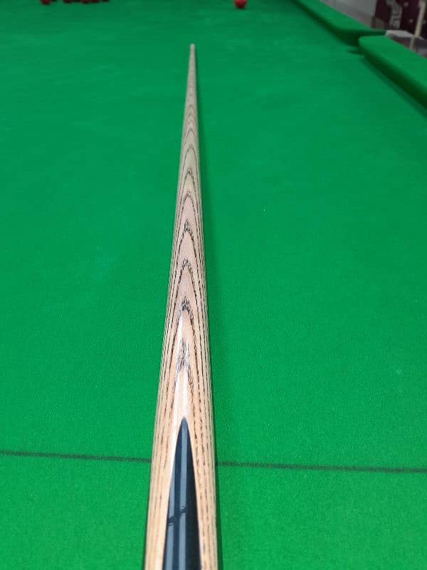 SNOOKER CUE 2