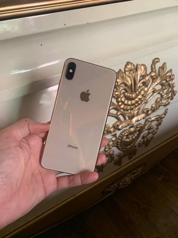 iphone xs max 4