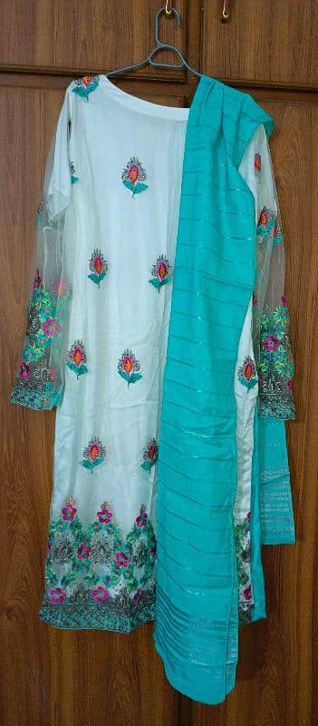 White Net Qameez with embroidery and dupota 0