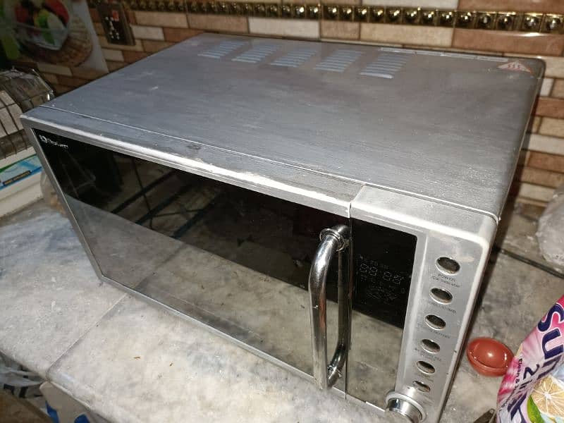 Dawlance Oven for sale. . . in good condition 2