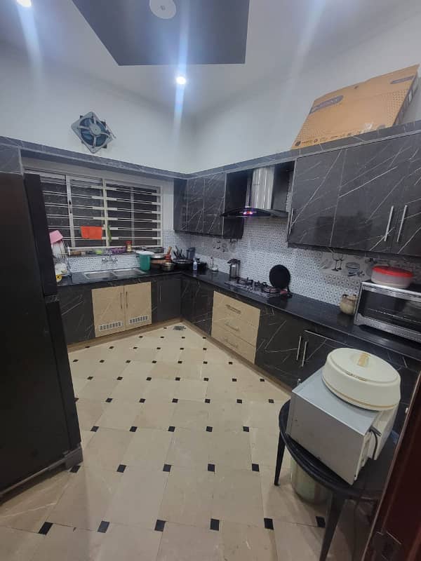 Beautiful 10 marla upper portion is available for rent 6