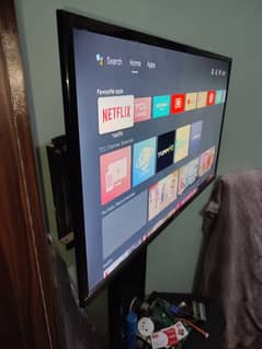 TCL 32 inch smart led with box