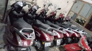 united 100 cc self start scooty petrol