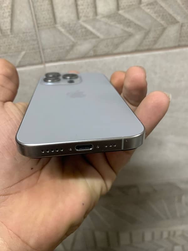 Iphone 15 Pro (256GB) 2