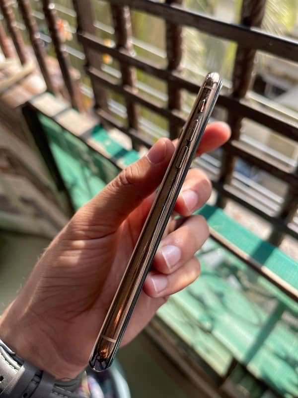 iphone 11 pro | 256 gb | Pta approved 1