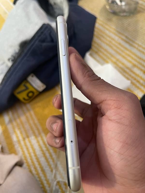 iPhone 11 non pta jv non active 64 gb all okay 6