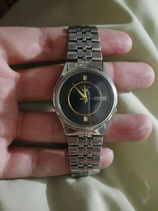 seiko 5 watch 0