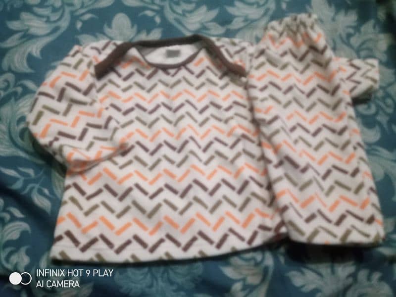 Newborn to 3 month kids clothes 8