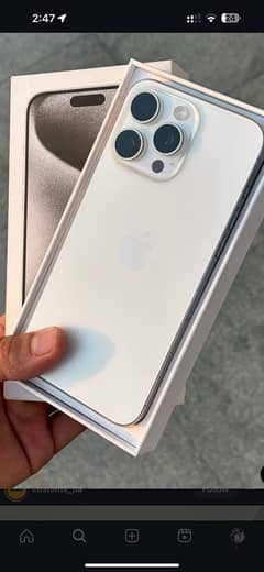 i phone 15 pro max 256gb white titanium 93% 10/10 used like new