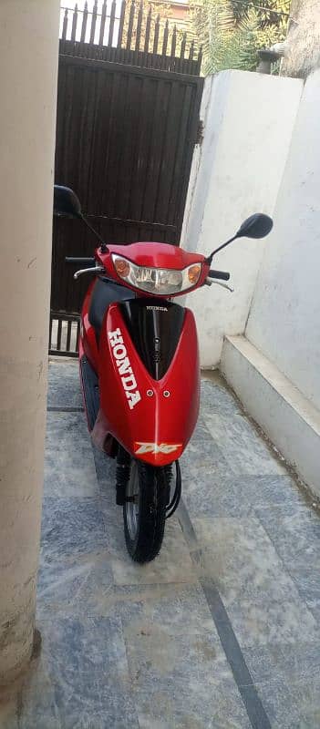 Honda Scooty new condition 3