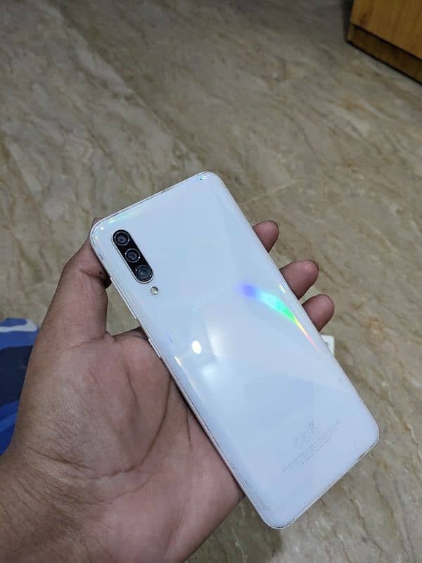 Samsung Galaxy A30s with Original Box 2