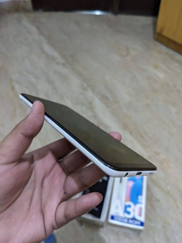 Samsung Galaxy A30s with Original Box 4