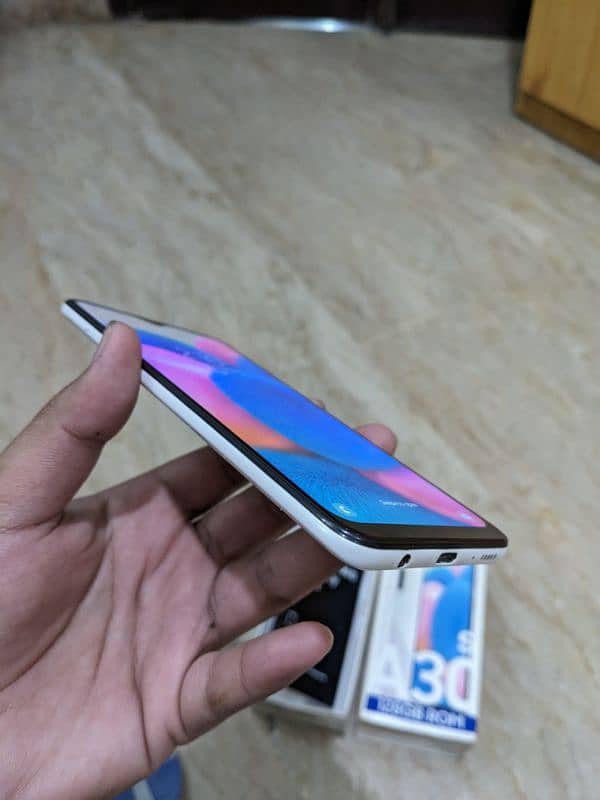 Samsung Galaxy A30s with Original Box 5