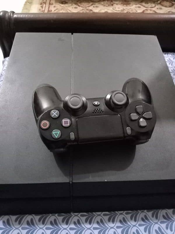 PS4 with Controller 500 GB and FIFA 20 0