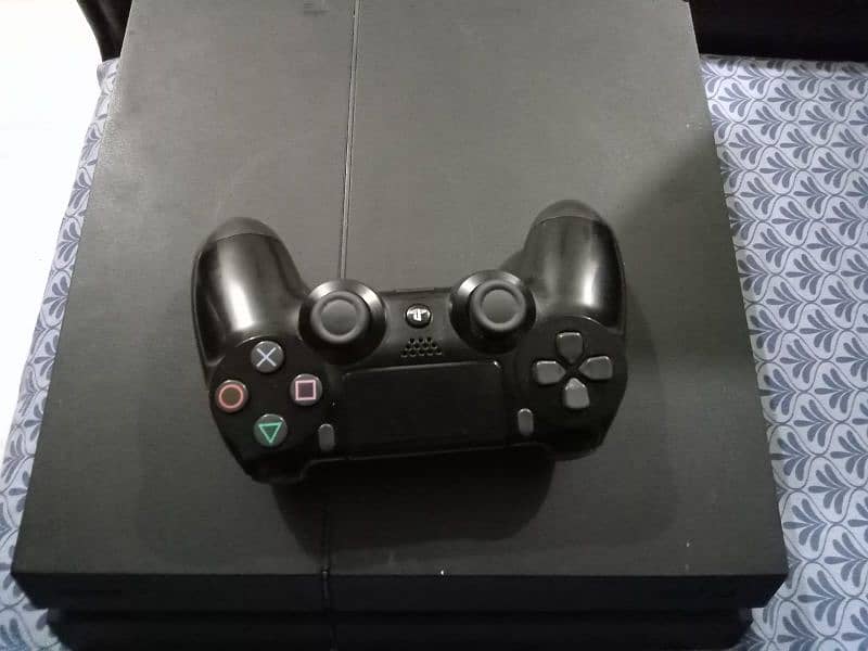 PS4 with Controller 500 GB and FIFA 20 1