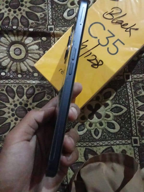 Realme c35 4,128, 1