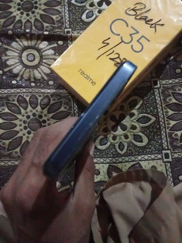 Realme c35 4,128, 5