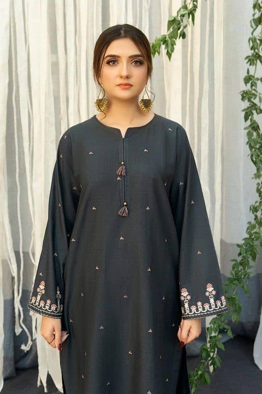 3 pic women's Unstitched Dhanak Embroidered suit 1