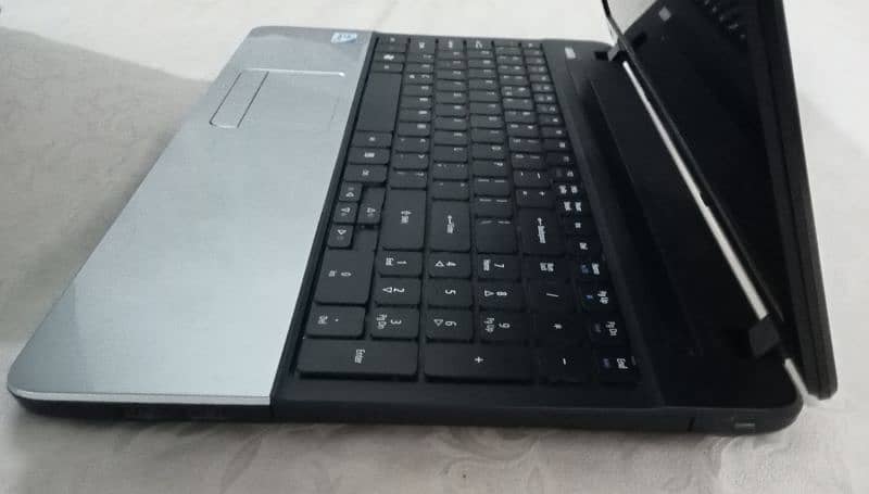 Acer laptop E1-531 3