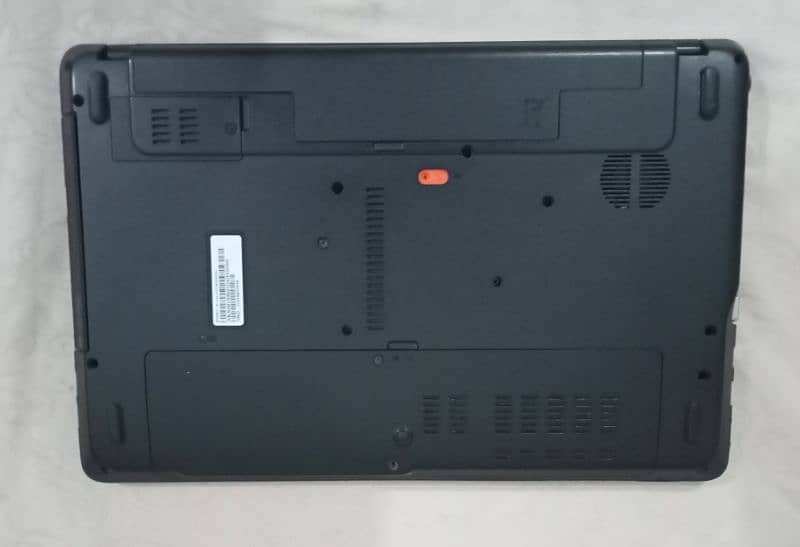 Acer laptop E1-531 5