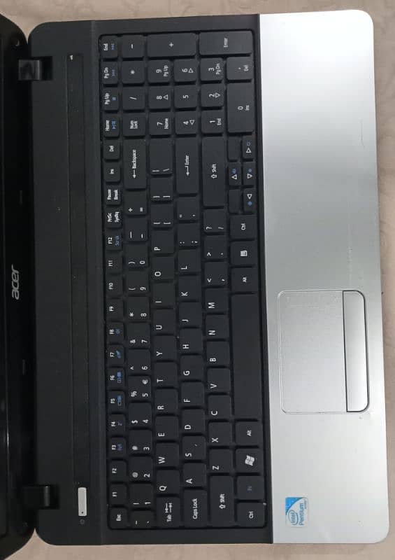 Acer laptop E1-531 9