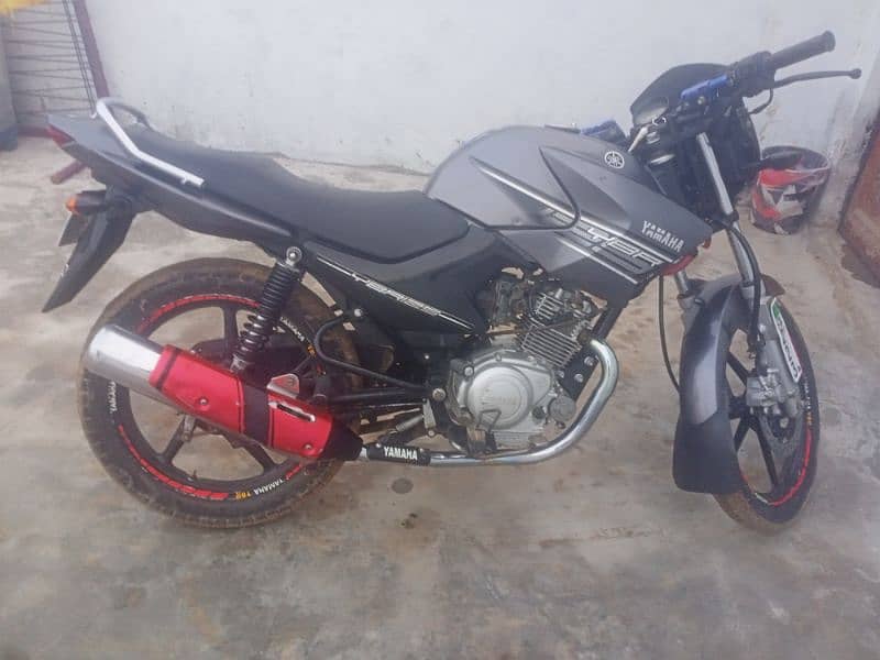 Yamaha ybr bike 11