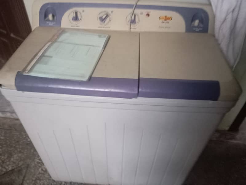 Instant Gas Geyser and washing machine 10