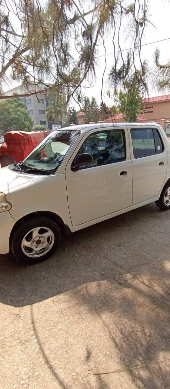 Daihatsu Esse 0