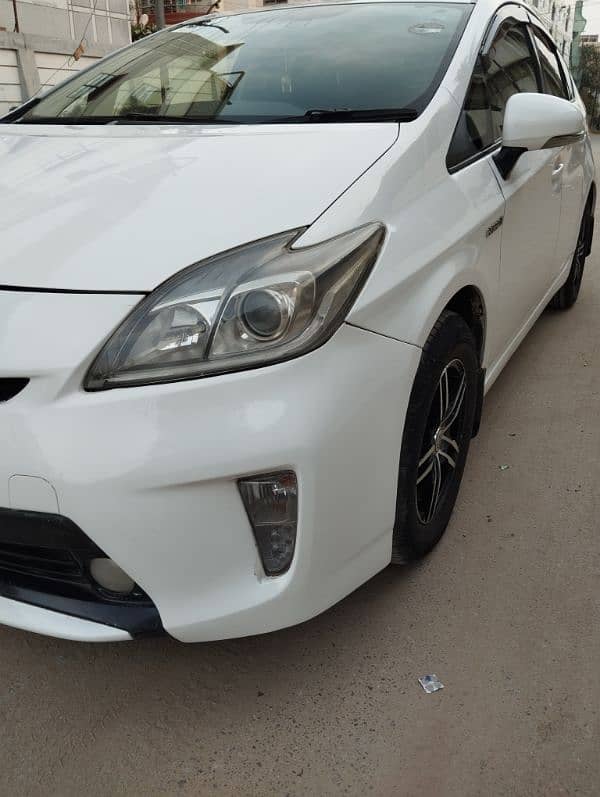 Toyota Prius S LED  2013 Reg. 2017 Automatic White 4