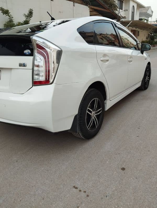 Toyota Prius S LED  2013 Reg. 2017 Automatic White 7