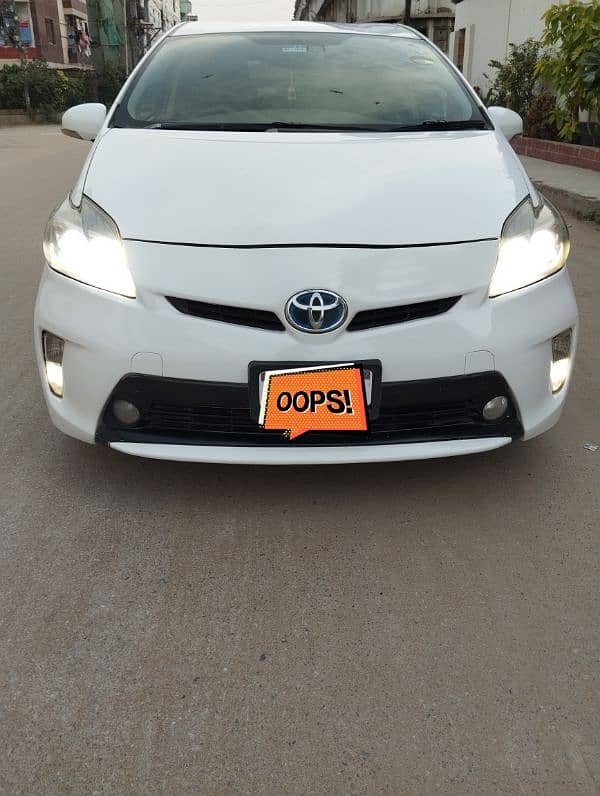 Toyota Prius S LED  2013 Reg. 2017 Automatic White 9