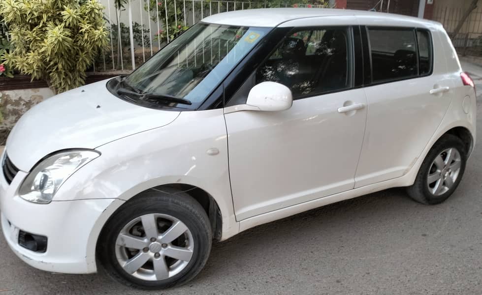 Suzuki Swift 1.3 DLX automatic 3