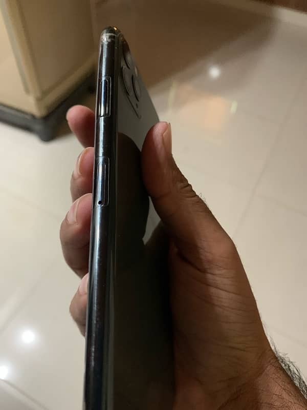 iphone 11 pro max  265 PTA approved 5