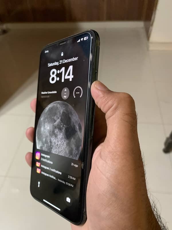 iphone 11 pro max  265 PTA approved 7