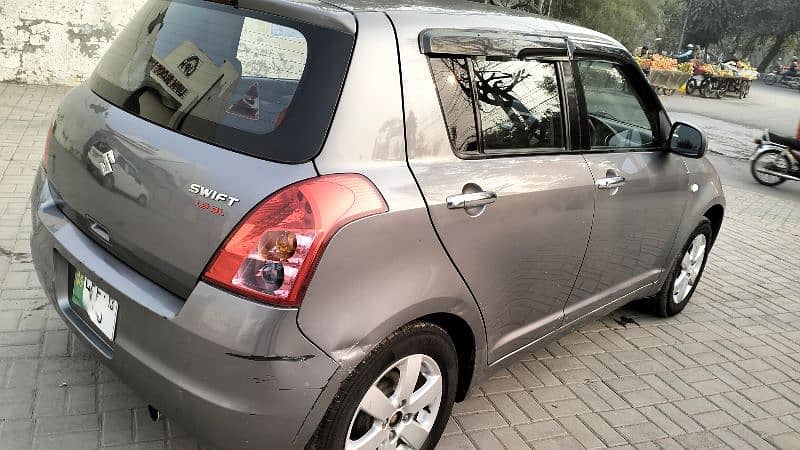 Suzuki Swift 2013 DLX 1.3 5